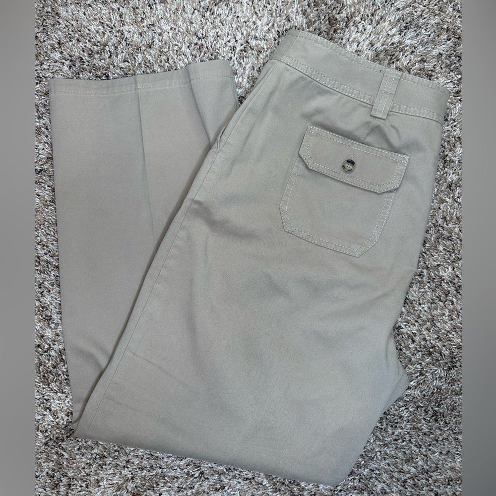 Liz‎ Claiborne Audra Petite 10 Khaki Straight-Leg Chino Pants